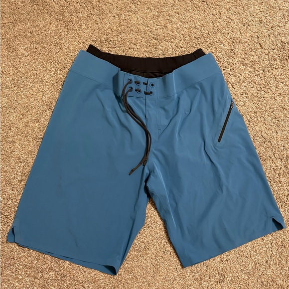 lululemon athletica Blue Athletic Shorts - Picture 1 of 4